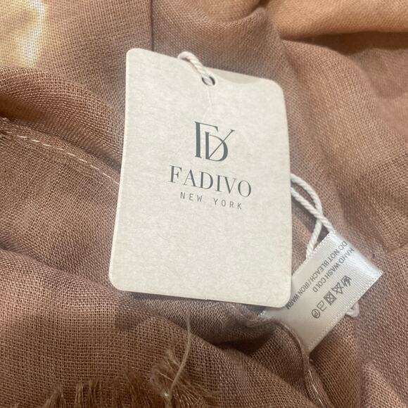 Fadivo New York Taupe Tye Dye Poncho Kimono - Picture 5 of 7